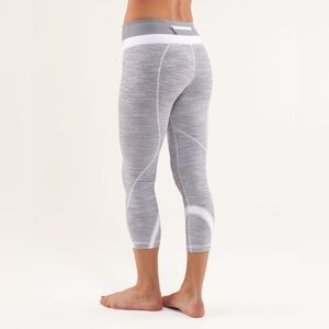 Lululemon Run: Inspire Crop II  22" leggings size 6